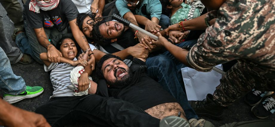india-opposition-plans-new-delhi-protest-to-demand-election-chief-resign
