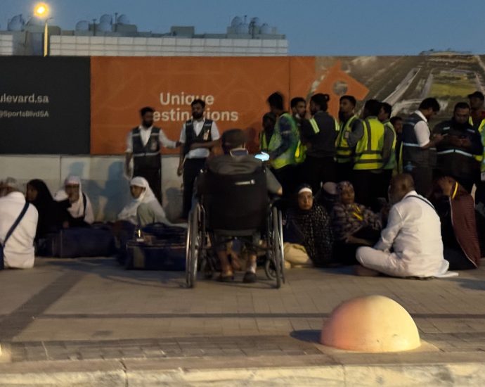 riyadh-airport-faces-another-attack-one-day-after-a-strike-that-killed-13,-injured-hundreds