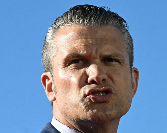 ‘beyond-disgusting’:-the-right-wing-is-at-odds-over-hegseth’s-public-execution-plan