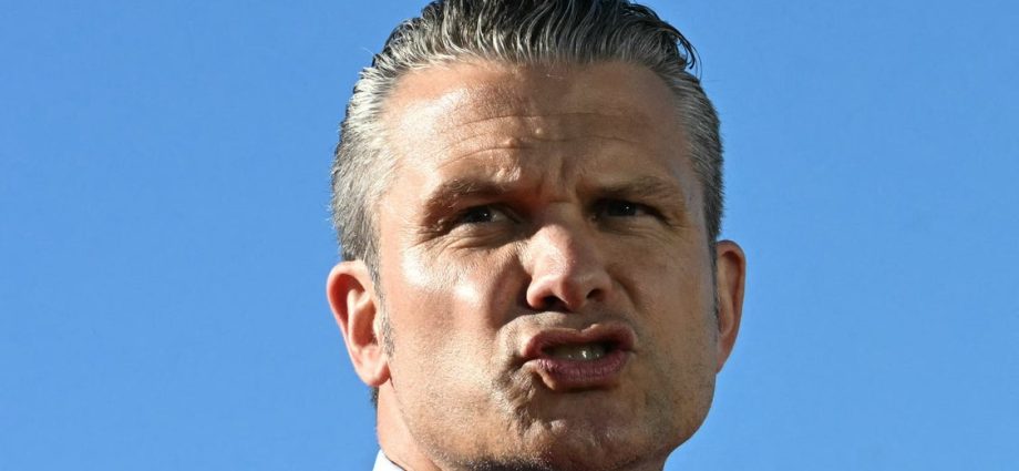 ‘beyond-disgusting’:-the-right-wing-is-at-odds-over-hegseth’s-public-execution-plan