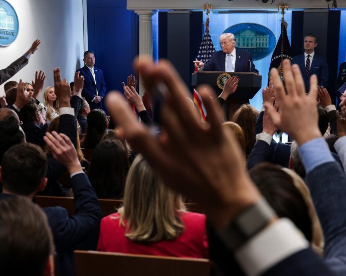 doj-investigating-major-news-networks-over-suspension-of-pool-coverage