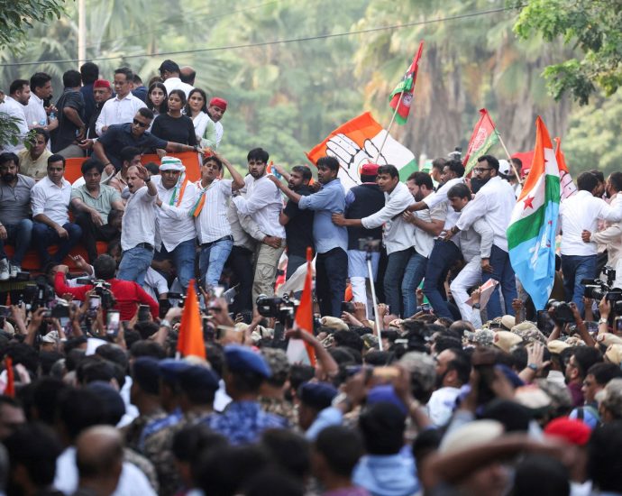 photos:-protests-over-voter-lists-escalate-in-india’s-capital
