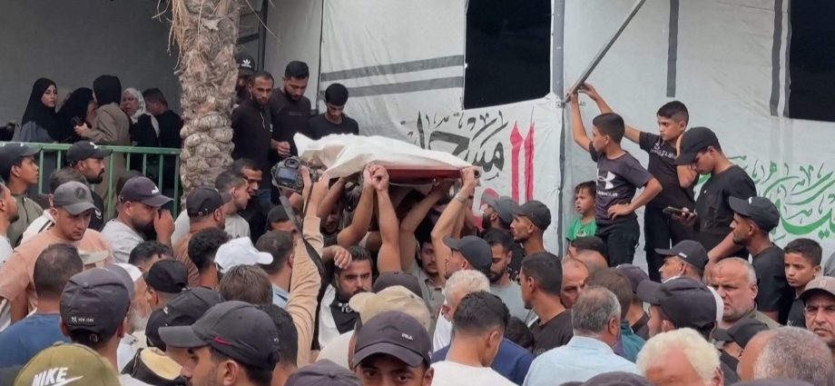 israeli-strike-on-tent-in-gaza’s-khan-younis-kills-three