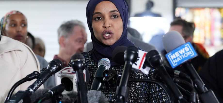 federal-agents-search-rep.-ilhan-omar’s-home-amid-criminal-investigation:-reports