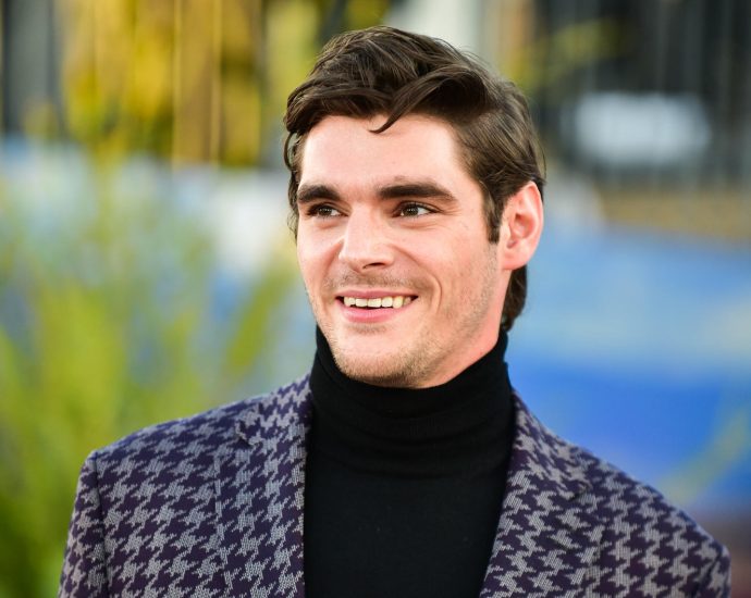 rj-mitte,-actor-best-known-for-playing-walter-white-jr.-on-‘breaking-bad,’-dies-at-34