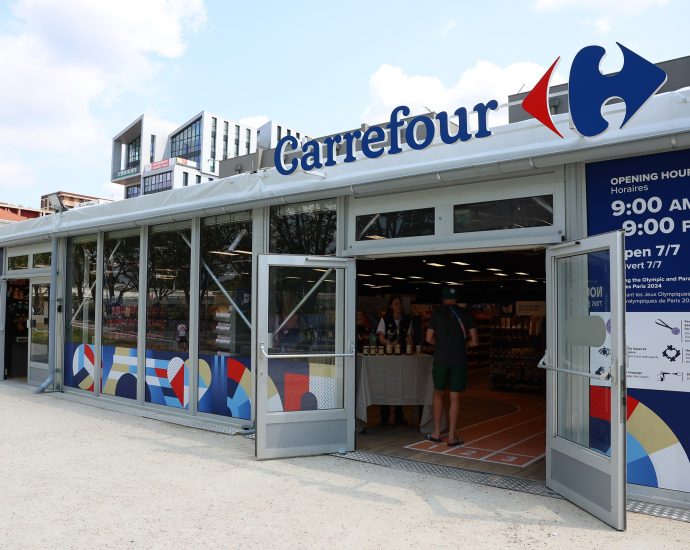‘unprecedented’-cyberattack-hits-french-supermarkets,-causing-food-losses