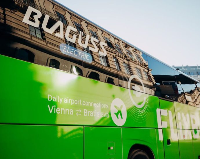 blaguss-and-flixbus-deploy-8-yutong-electric-coaches-on-vienna-bratislava-route