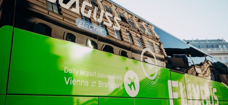 blaguss-and-flixbus-deploy-8-yutong-electric-coaches-on-vienna-bratislava-route