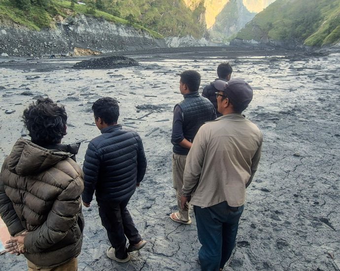 more-than-100-foreign-trekkers-stranded-by-floods-in-nepal’s-gorkha-region