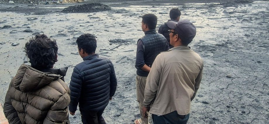 more-than-100-foreign-trekkers-stranded-by-floods-in-nepal’s-gorkha-region