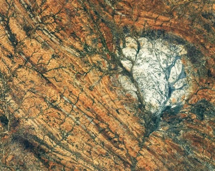 nasa-spots-a-giant-patch-of-moon-like-rock-on-earth