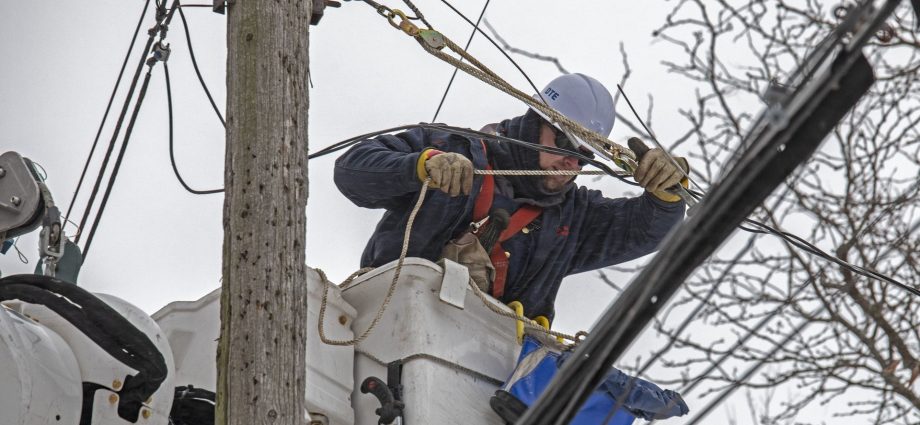 high-power-bills-are-pushing-voters-toward-city-owned-utilities-this-november