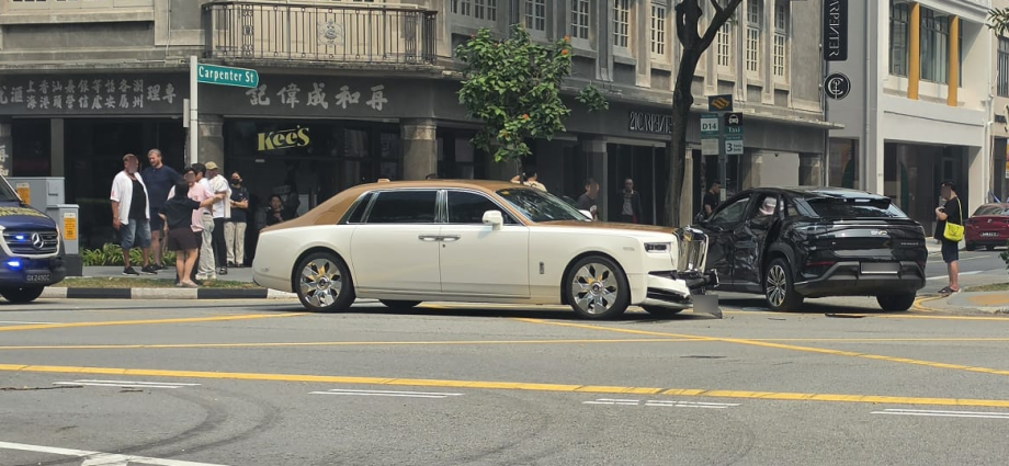 1 taken to hospital after Rolls-Royce, BYD accident near Boat Quay, Singapore News – AsiaOne