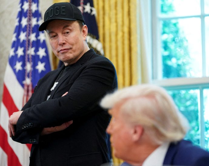 us-supreme-court-agrees-to-hear-watchdog-case-on-elon-musk’s-doge-records