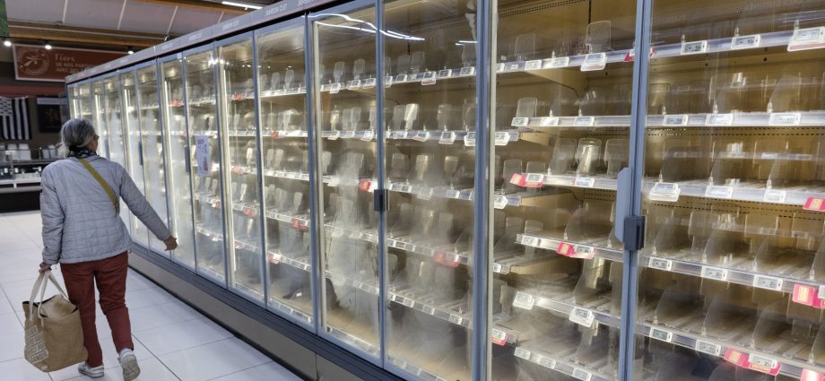 hackers-turn-up-the-heat-on-freezers,-refrigerators-at-french-grocery-stores