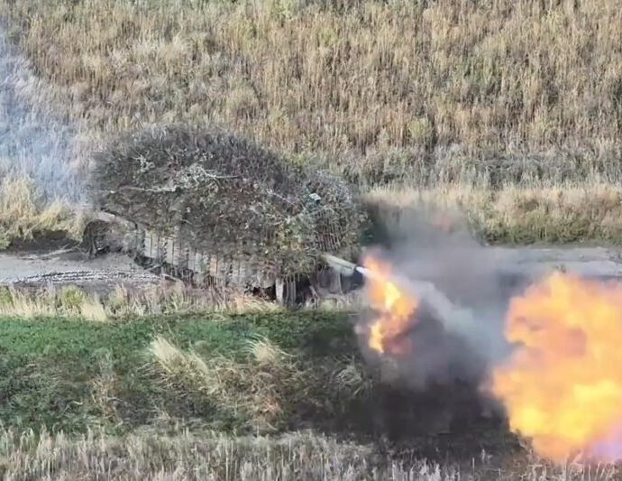 ukraine’s-tanks-are-back!-but-only-because-drones-are-escorting-them.