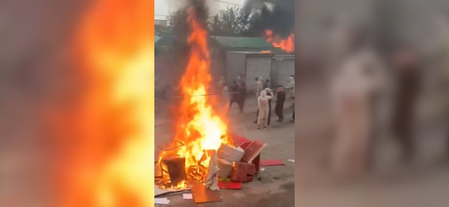 violence-in-pakistan-over-emergency-rule-in-imran-khan-stronghold