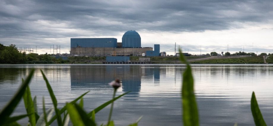 energy-firms-try-to-squeeze-more-power-out-of-old-nuclear-plants