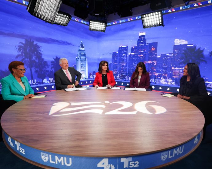 commentary:-bass-vs-raman:-here’s-who-won-the-la.-mayoral-debate