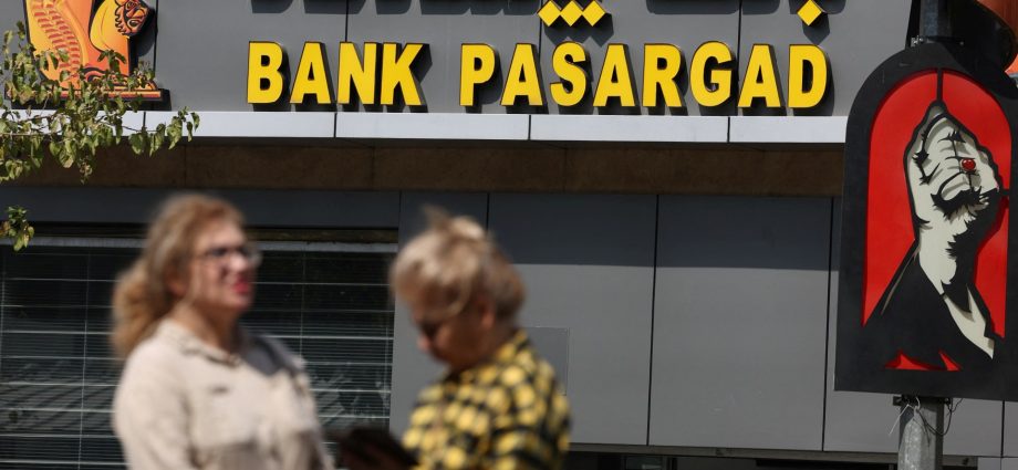 how-do-iranians-move-money-abroad-to-avoid-us-sanctions?