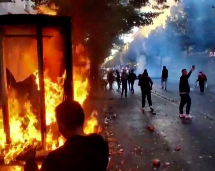albanian-students-clash-with-police-as-they-protest-over-education-and-jobs