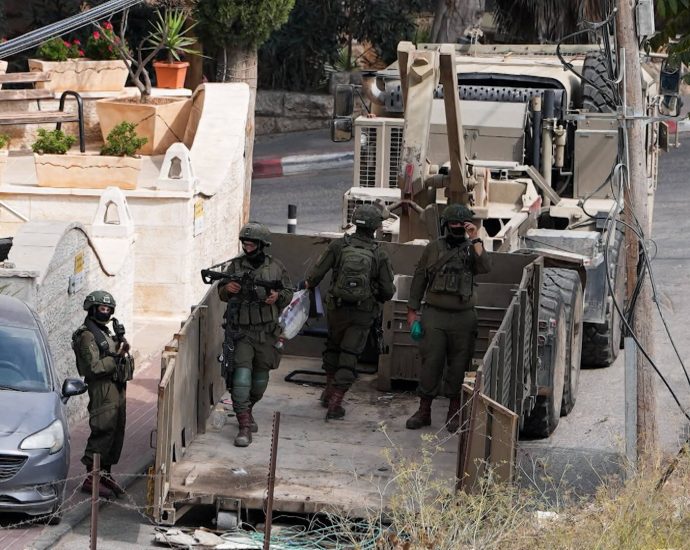 “propaganda-show”:-idf-raids-palestinian-ngos-in-the-west-bank-ahead-of-israeli-elections