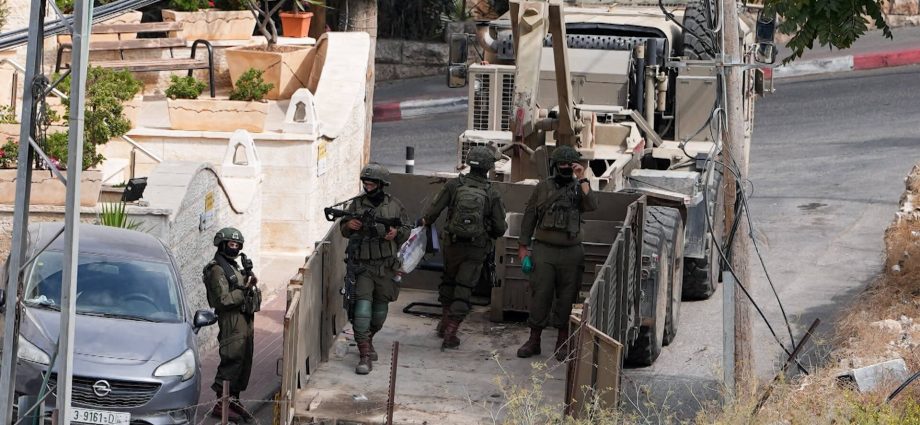 “propaganda-show”:-idf-raids-palestinian-ngos-in-the-west-bank-ahead-of-israeli-elections