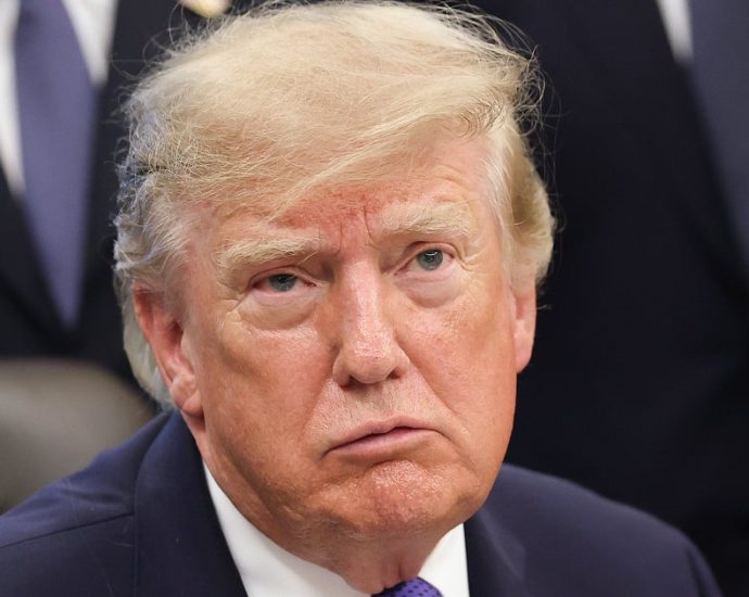 pro-the-traitor-network-airs-surprisingly-blunt-anti-the-traitor-message-from-his-own-rally