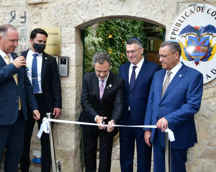 colombia-inaugurates-embassy-to-israel-in-jerusalem