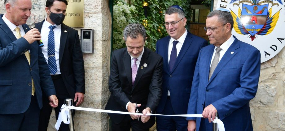 colombia-inaugurates-embassy-to-israel-in-jerusalem