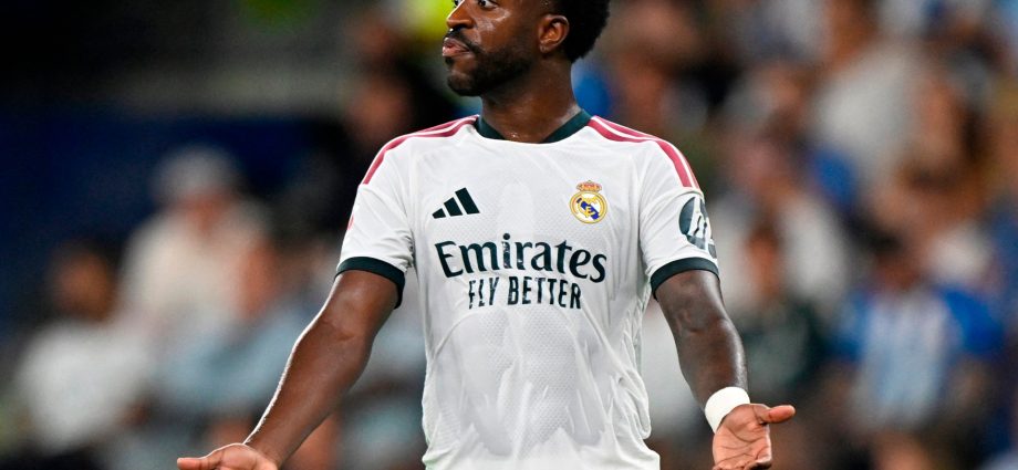 real-madrid’s-vinicius-banned-for-clasico-after-hair-pull-red-card