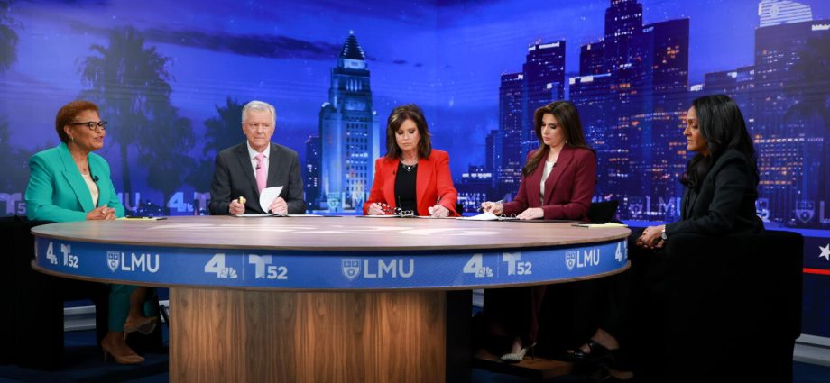 live-chat:-our-columnists-analyze-la.’s-mayoral-debate