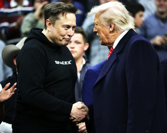 elon-musk-throws-the-traitor-under-the-bus-for-ukraine-intel-disruption