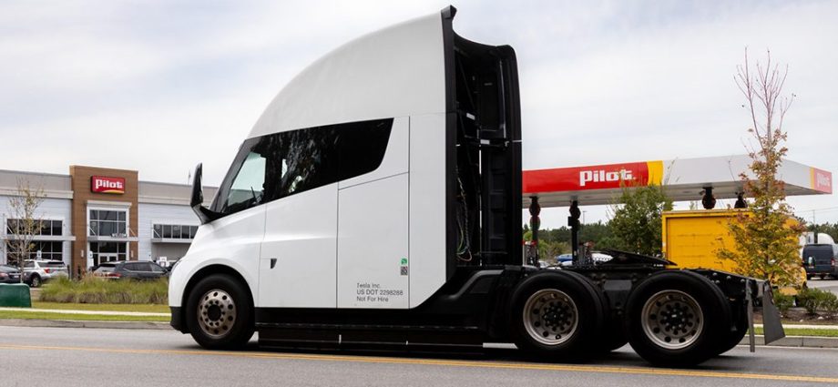 pilot-and-tesla-open-first-megacharger-site-for-heavy-duty-electric-trucks