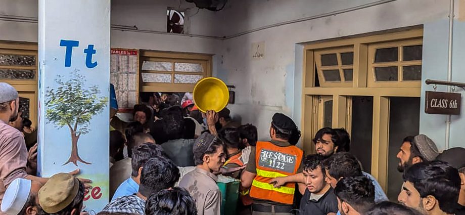 school-roof-collapses-in-northwestern-pakistan,-killing-at-least-29-people