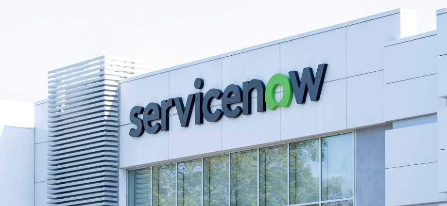 servicenow-makes-it-easier-to-build-ai-agents,-gives-them-verifiable-identities