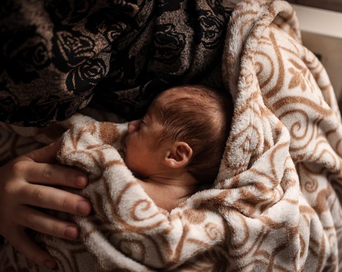 a-mother’s-touch-helps-premature-babies-grow-strong-in-gaza