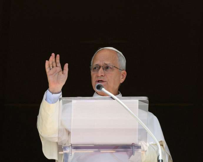 pope-leo-resumes-work-in-hospital-while-recovering-from-surgery