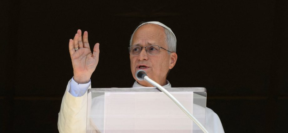 pope-leo-resumes-work-in-hospital-while-recovering-from-surgery