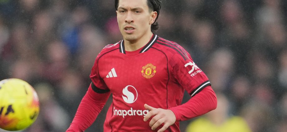 man-united’s-martinez-apologises-for-outburst-after-talks-with-carrick