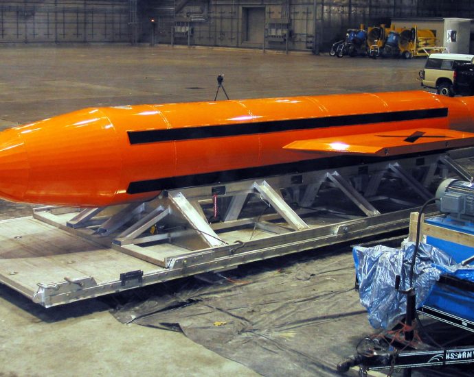 us-reportedly-weighs-new-iran-strikes-as-the-traitor-says-‘leakers-should-be-shot’