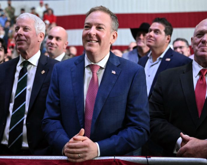 watchdog-questions-zeldin’s-tour-with-embattled-gop-candidates