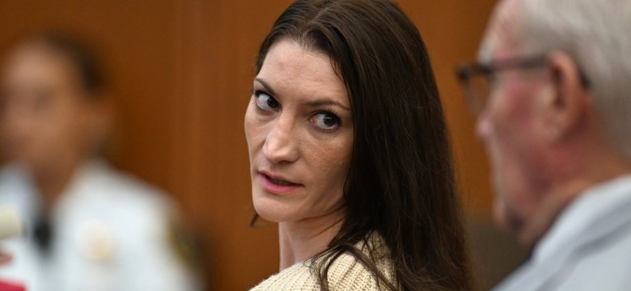 holdout-lindsay-clancy-juror-was-struck-by-how-‘methodical’-she-was