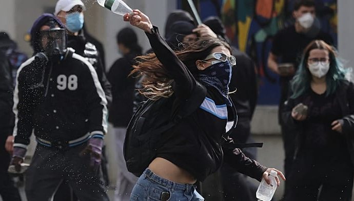 albania:-violent-protests-rock-tirana-for-third-straight-day