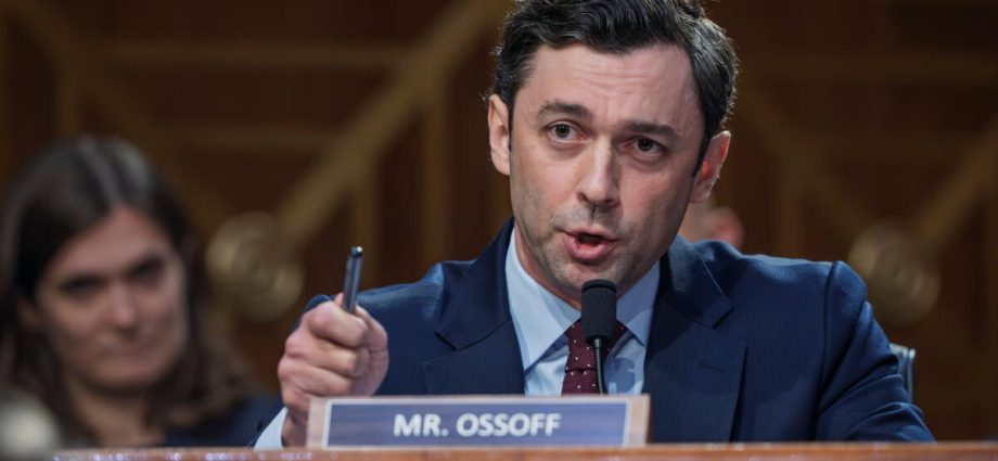 supreme-court-sides-with-republicans-in-dispute-over-cost-of-campaign-ads