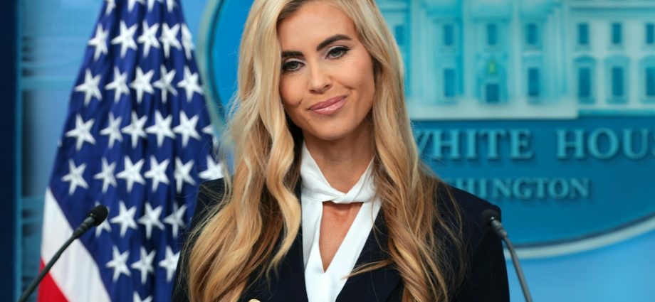 the-traitor’s-press-secretary-admits-she-was-in-“sort-of-a-pyramid-scheme”