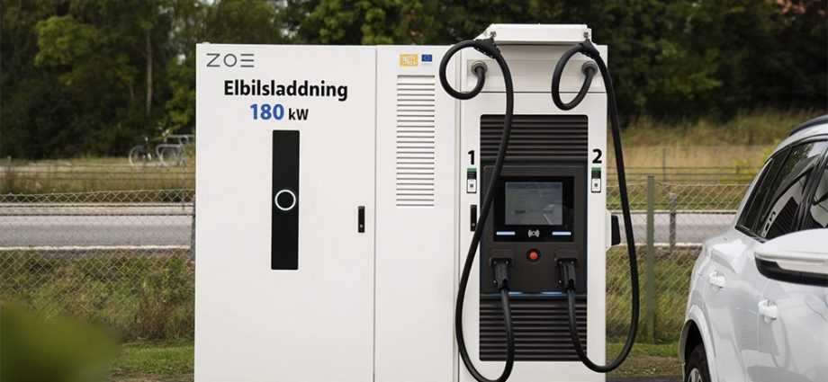 emaldo-deploys-zoe-fast-chargers-with-solar-and-battery-storage-in-sweden
