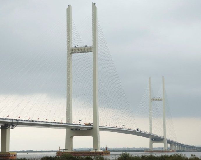china-north-korea-border-bridge-may-do-little-to-spur-trade,-experts-say
