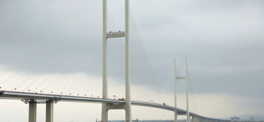 china-north-korea-border-bridge-may-do-little-to-spur-trade,-experts-say
