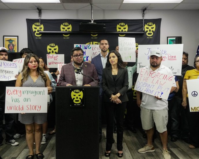 harris-county-da-considering-charges-against-ice-agent-who-hit-man-with-vehicle-in-houston:-reports